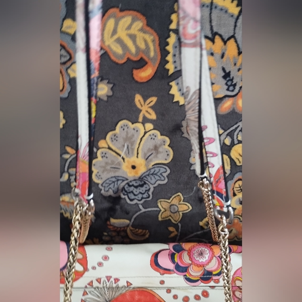 TRINA TURK WHITE PINK FLORAL LARGE HOBO HANDBAG - Picture 3 of 12